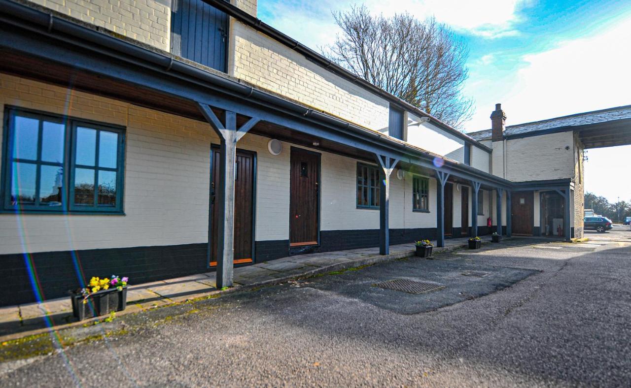 The Coachman Pub, Hartford, Room Only Hartford  Exterior photo